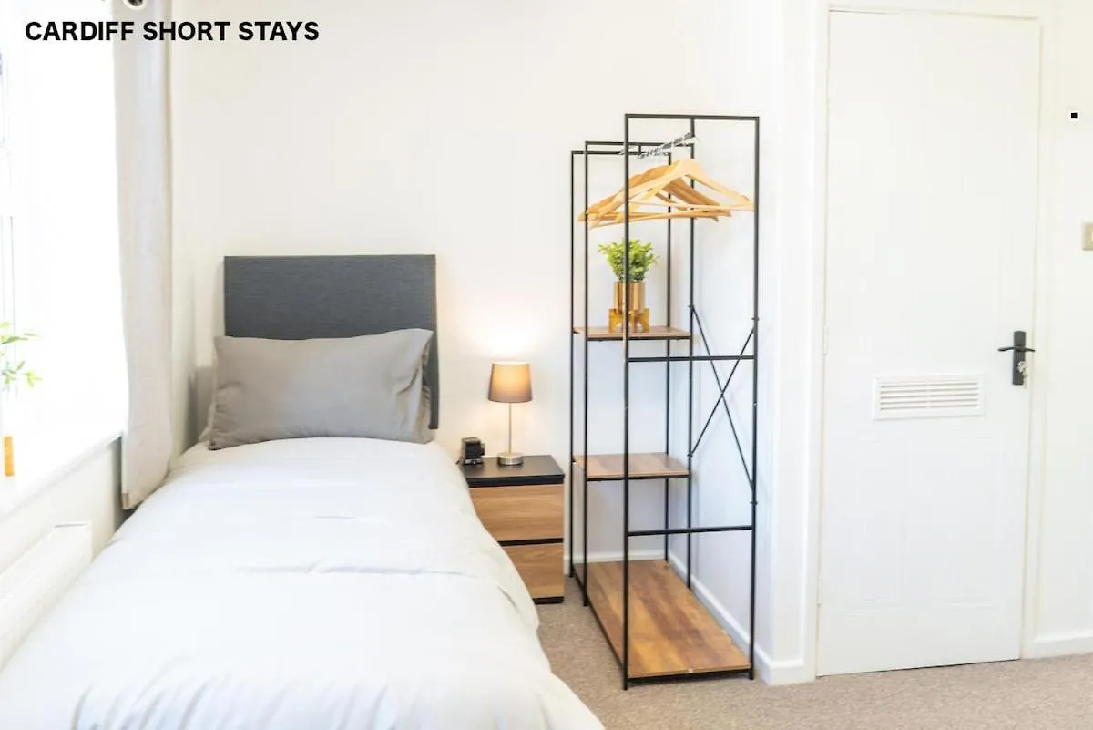Stylish Abode Near Centre Ideal For Long Stays! Cardiff Tatil Evi