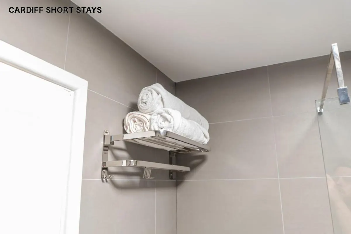 Stylish Abode Near Centre Ideal For Long Stays! Cardiff